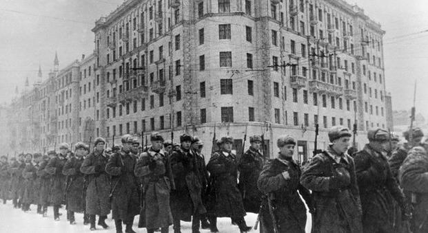 Hitler stratégiai hibát vétett, Moszkvánál megdőlt a nácik legyőzhetetlenségének mítosza