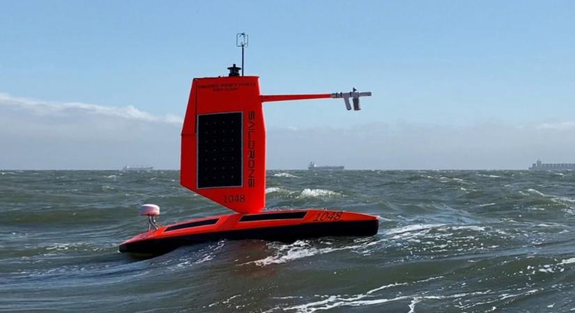 Hurrikánról gyűjt adatot az első óceánjáró vitorlás drón