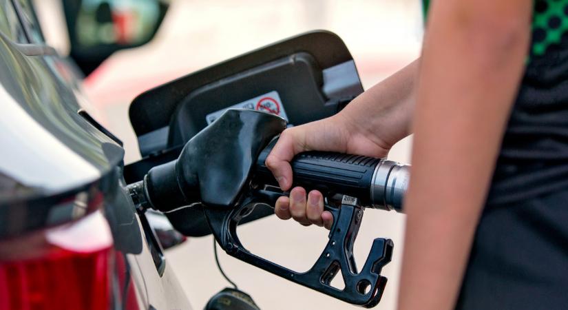 Nyakunkon az 500 forintos benzinár: nagyot drágulnak az üzemanyagok szerdán