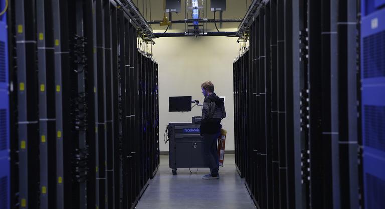 Facebook-leállás: törlődtek a hálózatról az adatközpontok