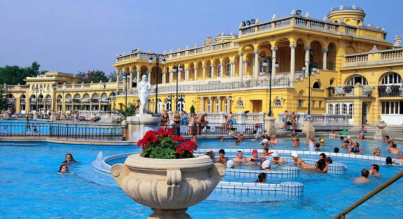 Az idén nyáron 32 százalékkal nőtt a vendégforgalom a budapesti fürdőkben
