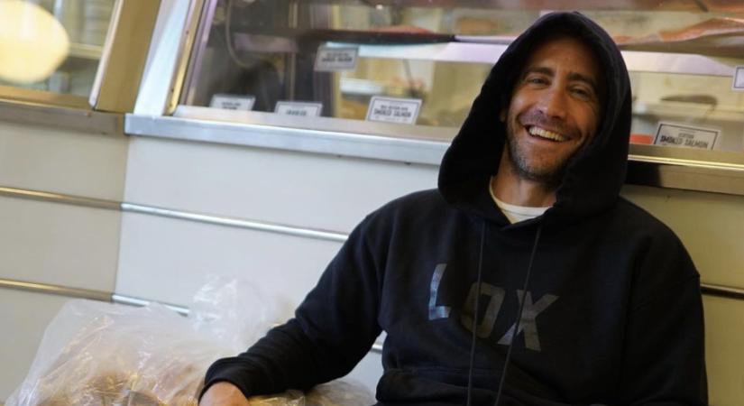 Jake Gyllenhaal: egy kínszenvedés volt Jennifer Anistonnal ágyba bújni