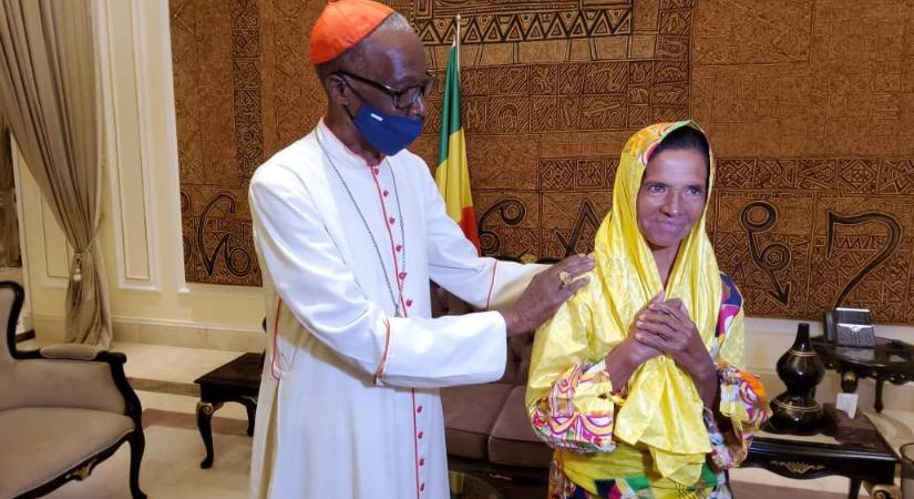 Kolumbiai apáca szabadult ki emberrablók fogságából
