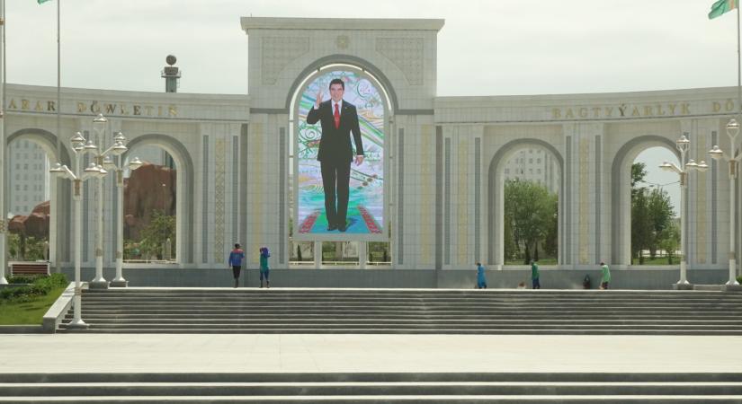 Ashgabat, a fehér márvány város Türkmenisztában