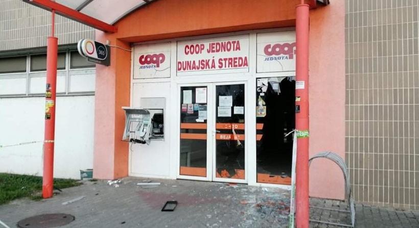 Gőzerővel keresik a dunaszerdahelyi bankautomata felrobbantóit
