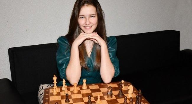 Mint egykoron a Polgár-lányok: Gaál Zsóka 14 évesen felnőtt sakk Eb-n bizonyíthat