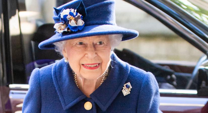 18 éve most először jelent meg Erzsébet királynő bottal egy eseményen