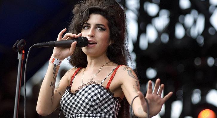 Elárverezik Amy Winehouse hagyatékának egy részét