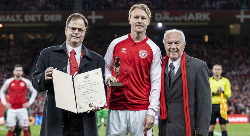 Magyarok adtak fontos díjat a foci-Eb legnagyobb hőseinek - fotó