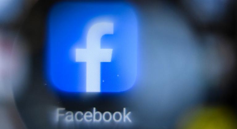 Munkavállalói előtt is elrejti kényes tartalmait a Facebook