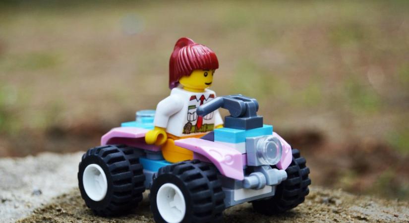 A Lego eltávolít mindent a játékairól, ami a nemi sztereotípiákat erősíthetné