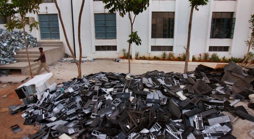 Idén a kínai nagy falnál is nagyobb tömegű lesz az elektronikus hulladék