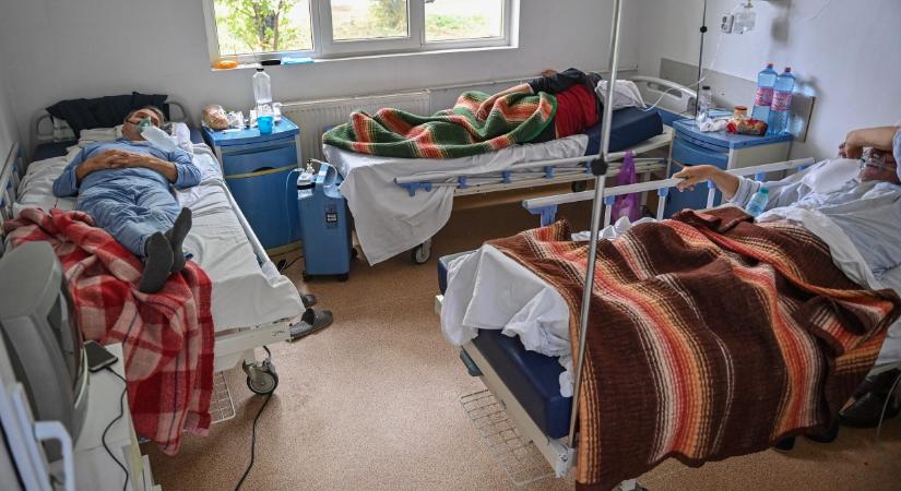 Szijjártó: Magyarország 50 beteget vesz át Romániától intenzív ellátásra