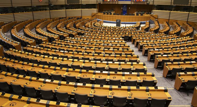LMBTQ és migránspárti jelentést tárgyal az Európai Parlament plenáris ülése jövő héten
