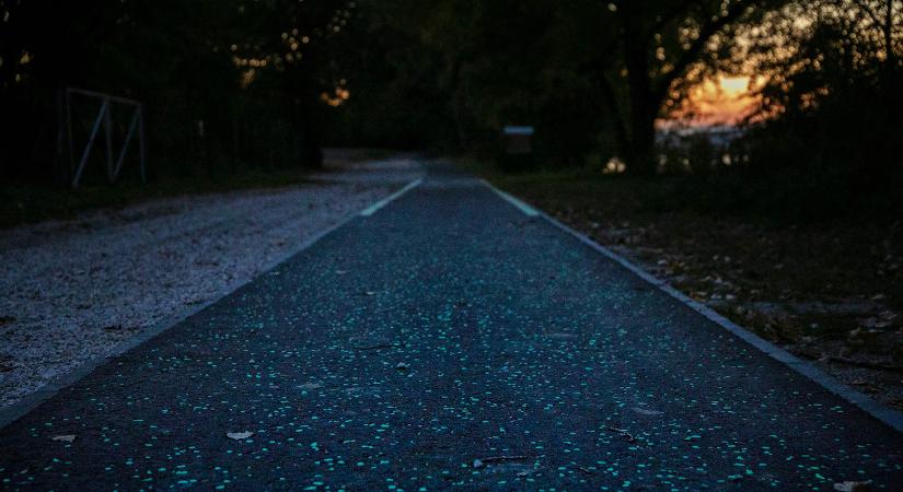 Bevált az esztergomi világító kerékpárút, újabb öt megyében lesznek ilyen utak