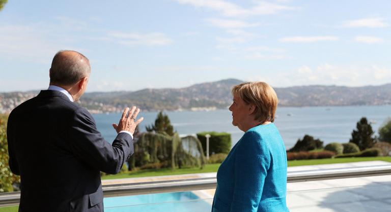 Angela Merkel elbúcsúzott a török elnöktől