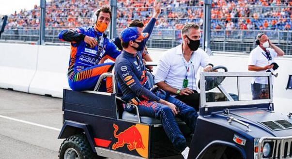 Ricciardo: Jobb érzéssel töltené el az embereket, ha Max nyerne végül