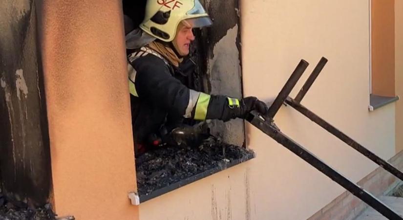 Erkélyről menekítették a tűzoltók egy idősotthon lakóit Kincsesbányán