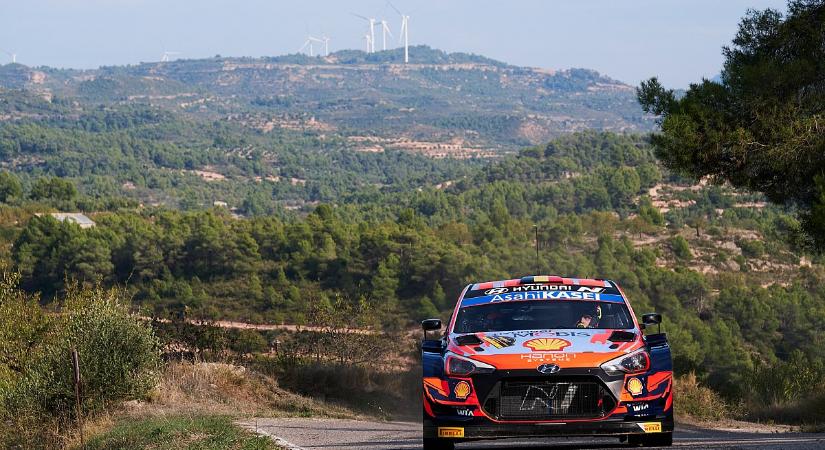 WRC: Neuville nyerte a spanyolországi ralit, Ogier közel az újabb bajnoki címhez