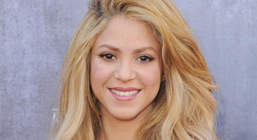 A 44 éves Shakira címlapon mutatta meg álomalakját: szexi tornadresszével megidézi a ’80-as évek aerobikőrületét