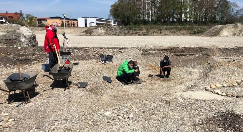 Tizenöt kilónyi ezüstkincset találtak Bajorországban