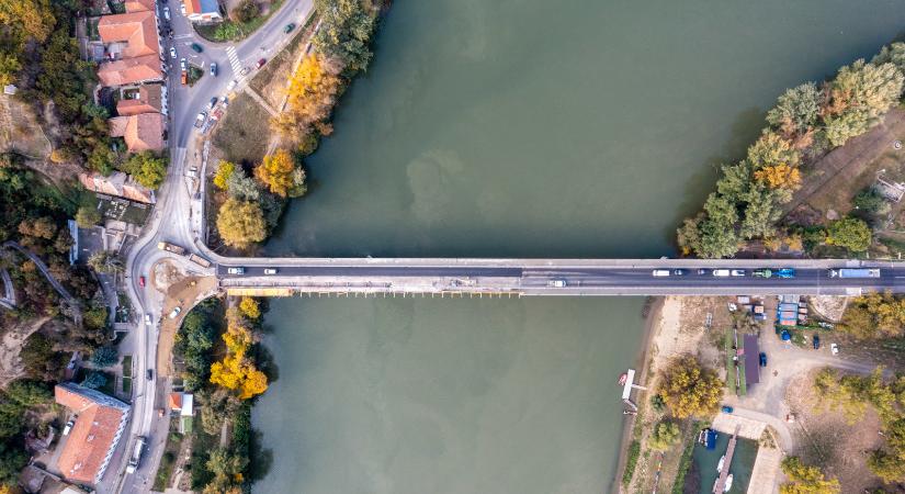 Fotókkal mutatjuk meg, hogy halad a tokaji Tisza-híd fejlesztésének utolsó szakasza