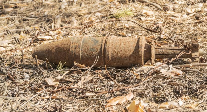 Váratlan dolog került elő: bombát találtak egy iskola közelében Nagykállón