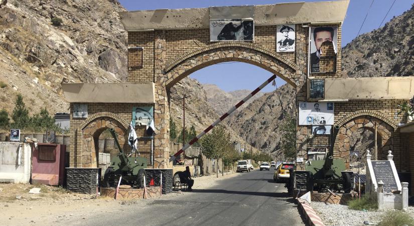 Öngyilkos merénylőket ünnepel az afgán belügyminiszter