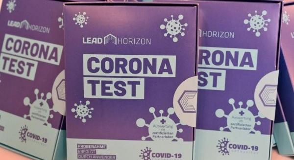 Koronavírus: Több mint tízmillió gargalizálós PCR-tesztet végeztek már Bécsben