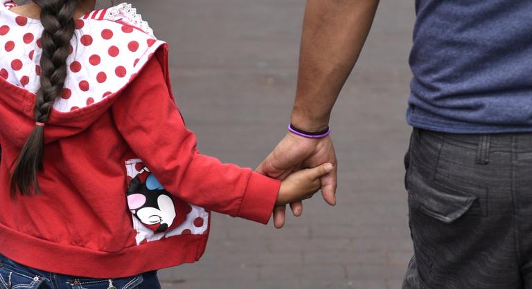 Több jogot kapnak az elvált apák, de nem a bántalmazók
