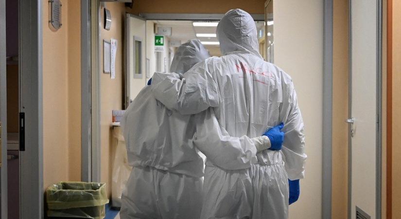 80 – 180 ezer egészségügyi dolgozó halhatott meg világszerte a járványban