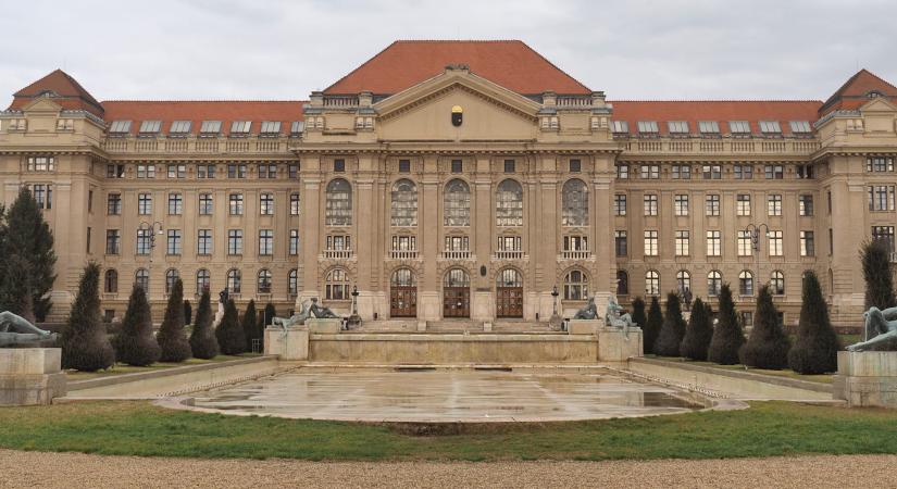 Egyedülálló bérfejlesztés kezdődik a Debreceni Egyetemen