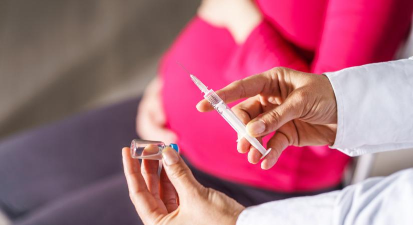 Kiderült, biztonságos-e a várandósoknak az AstraZeneca vakcinája