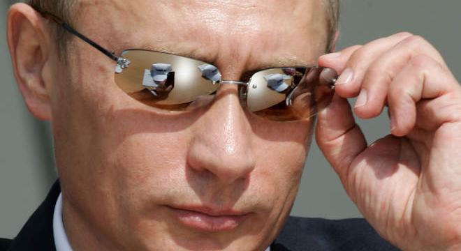 Putyin: valós fenyegetést jelent Oroszország számára a külföldi katonai jelenlét Ukrajnában