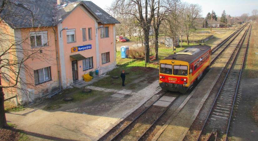 Decembertől sűrítik a menetrendet az Esztergom–Almásfüzitő vasútvonalon