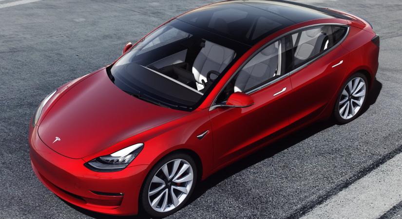 Dupla rekordot döntött a Tesla Európában