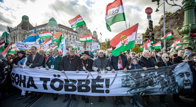 Fidesz: Savanyú a szőlő a baloldalnak, támadja a Békemenetet