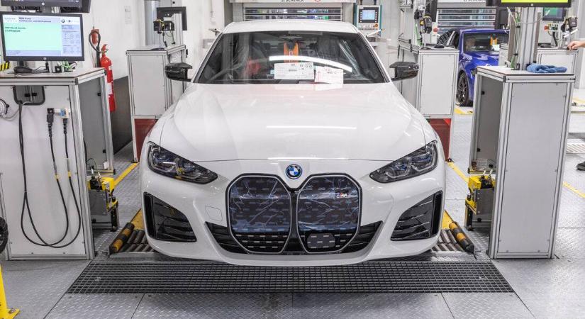Megkezdődött a BMW i4 gyártása, az ára is kiderült