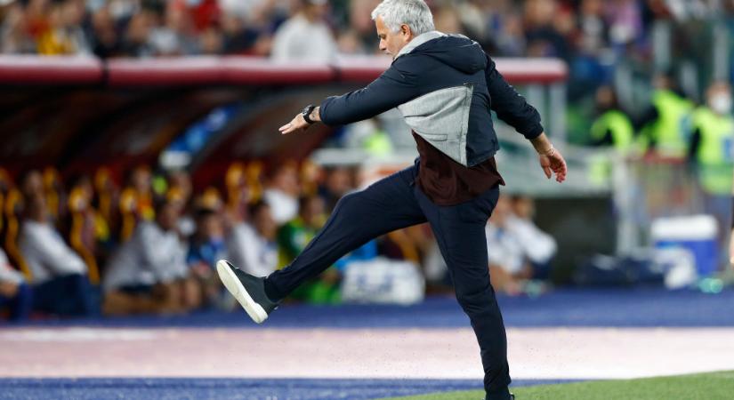 AS Roma: ezért állították ki José Mourinhót a Napoli ellen – VIDEÓ