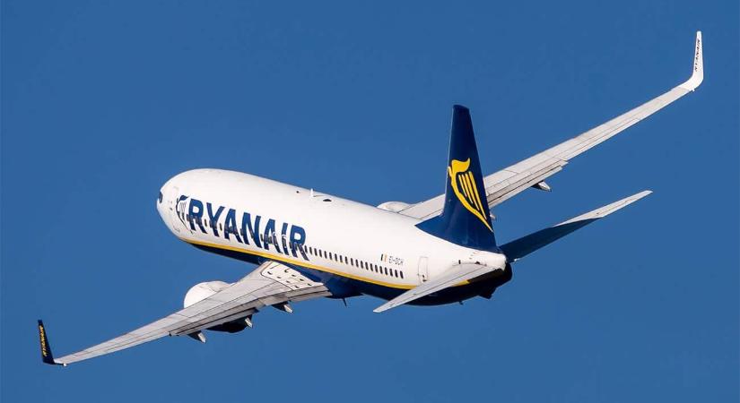 Durva baleset érte a Ryanair gépét Londonban