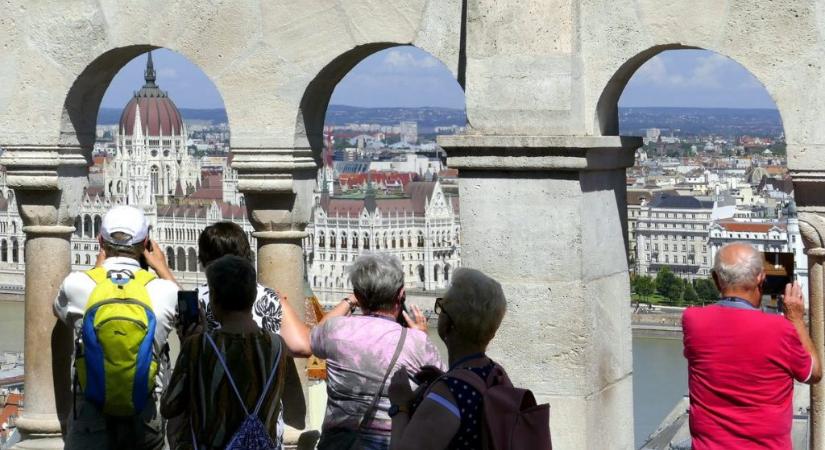 CBRE: jövő tavaszra állhat helyre a magyarországi turizmus