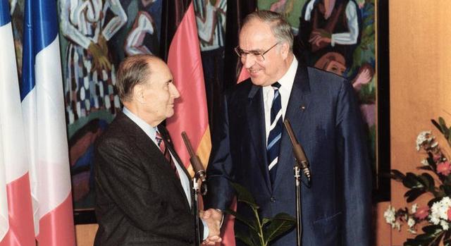 Kollaboráns múltja és szerelmi háromszöge dacára népszerű maradt a franciák körében François Mitterrand