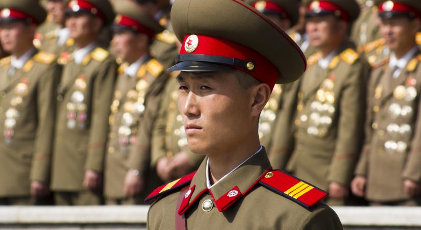 Élő csontvázak járőröznek Észak-Korea kihalt utcáin