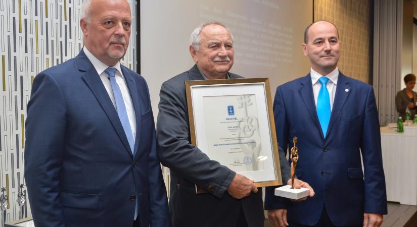 Bács-Kiskun Megye Gazdaságfejlesztéséért díjjal ismerték el Gidai János munkáját