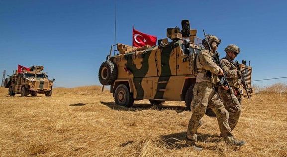 A török hadsereg további két évig folytathatja szíriai és iraki műveleteit