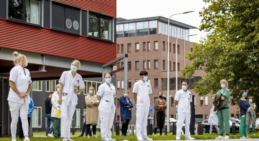 Sztrájkba léptek az egyetemi kórházak dolgozói, már második napja nincs ellátás