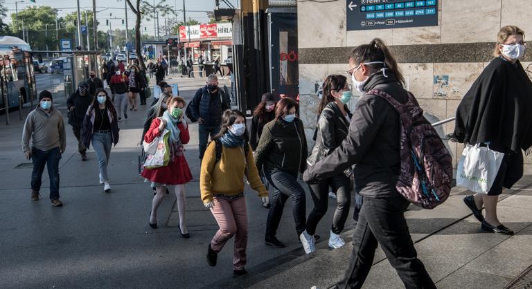 Több helyen is kötelezővé tették a maszkot egy budapesti kerületben