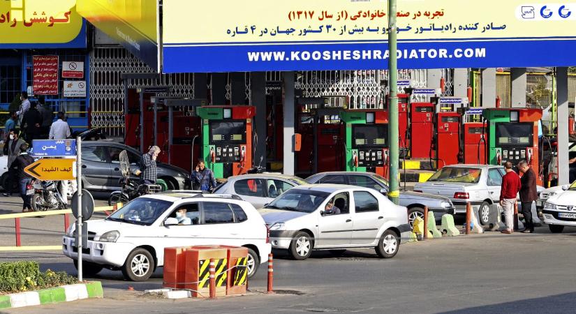 Iránban kibertámadás hátráltatta a tankolást