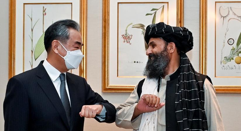 Amerika elmenekült, de Kína beállt Afganisztán mögé
