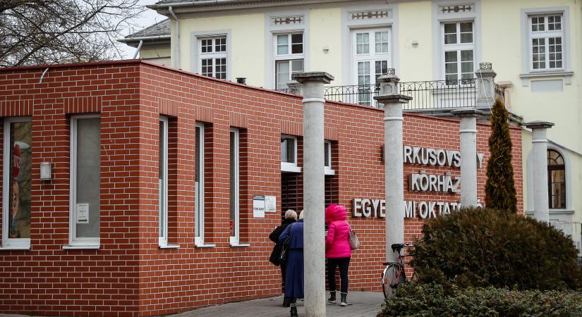 Látogatási tilalmat rendeltek el a Markusovszky Egyetemi Oktatókórházra és az összes telephelyére